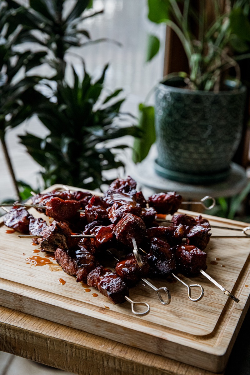 Brochetas de paleta de cerdo Traeger Brochetas de paleta de cerdo Traeger
