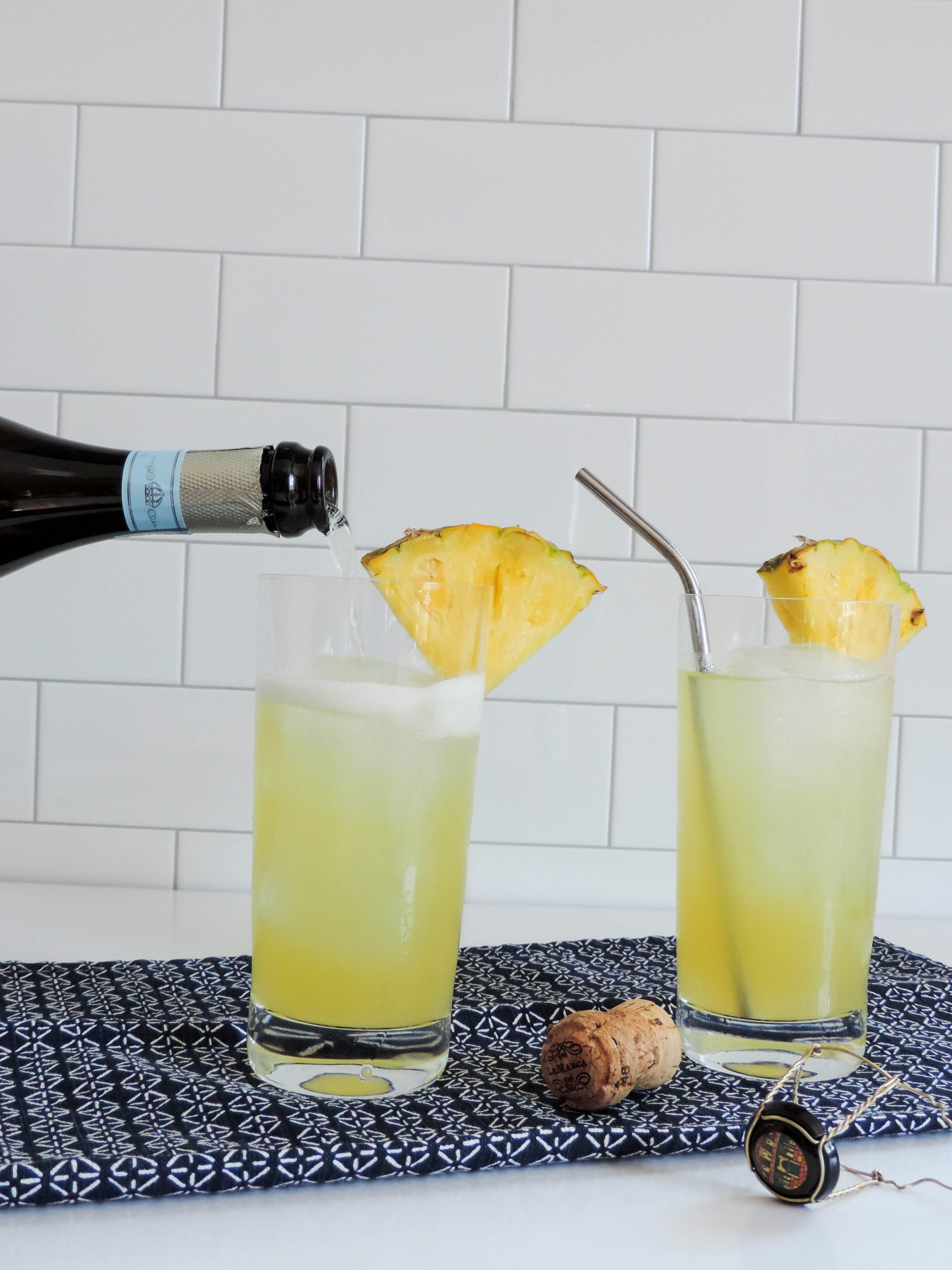 Cóctel espumoso de piña y vodka - Boston Chic Party