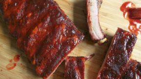 Receta de costillas de cerdo ahumadas a la barbacoa en olla de cocción lenta