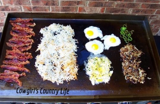 La vida rural de la vaquera: Blackstone Griddle... Un nuevo juguete para cocinar al aire libre