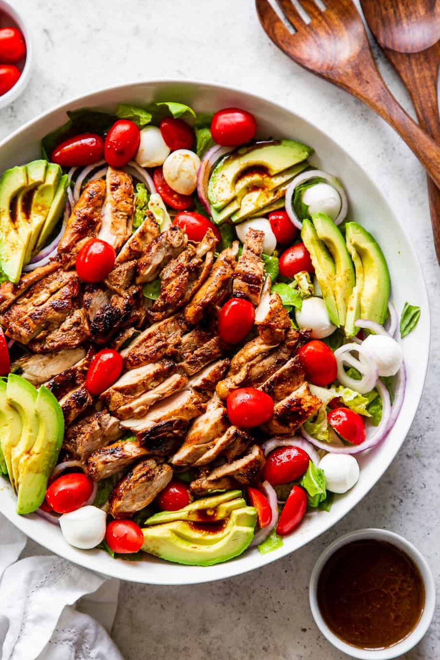 Ensalada Caprese De Pollo A La Parrilla {Paleo}