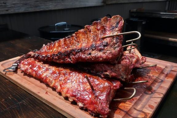 Reseña del ahumador Pit Barrel Cooker 18.5
