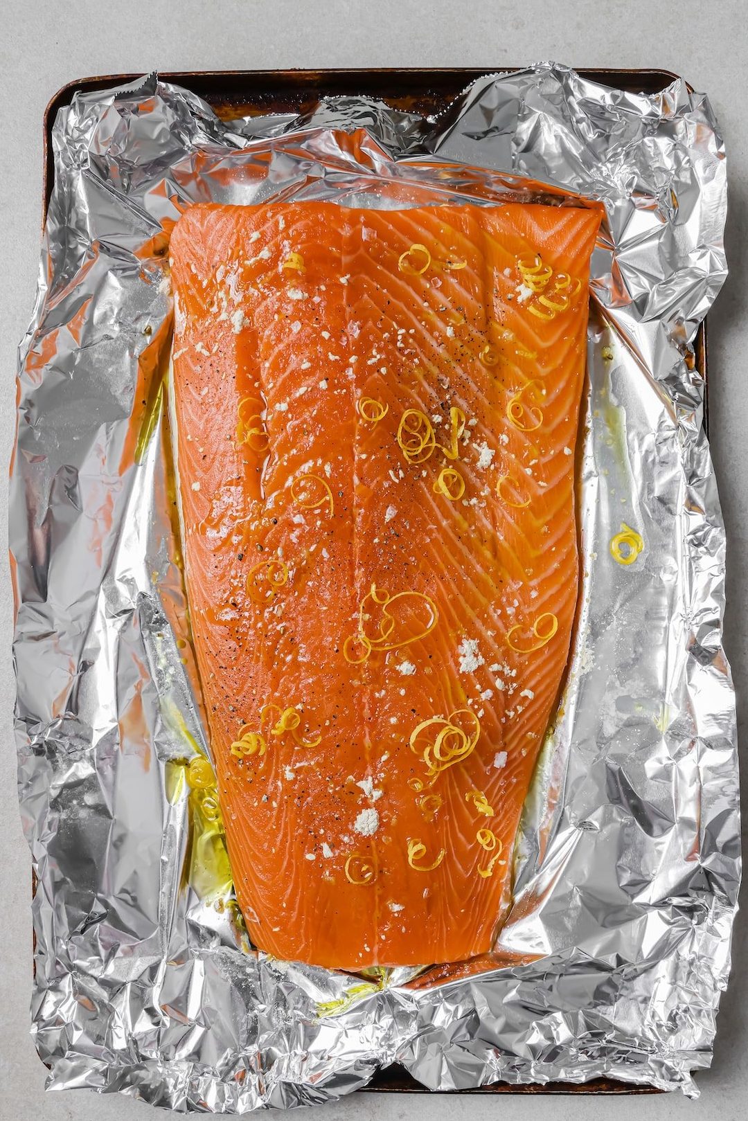 Cómo asar salmón (¡rápido y hojaldrado!) - Well Seasoned Studio