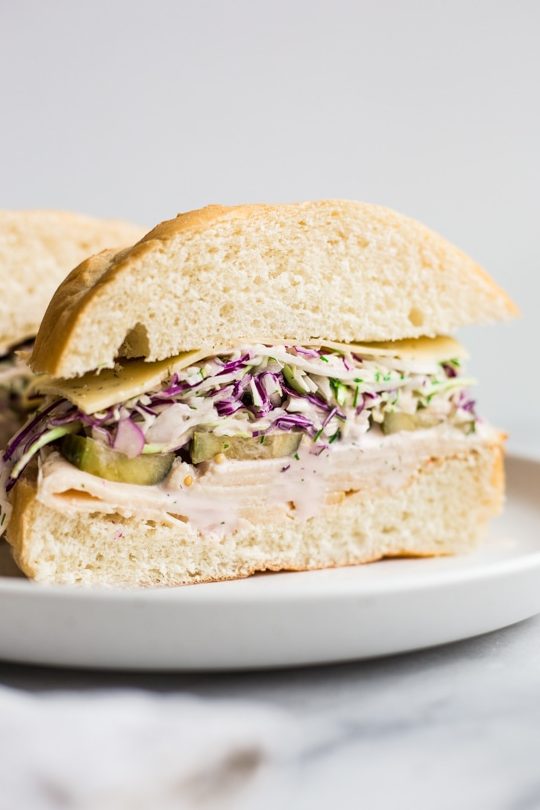 Sándwich De Pavo Con Ensalada De Eneldo